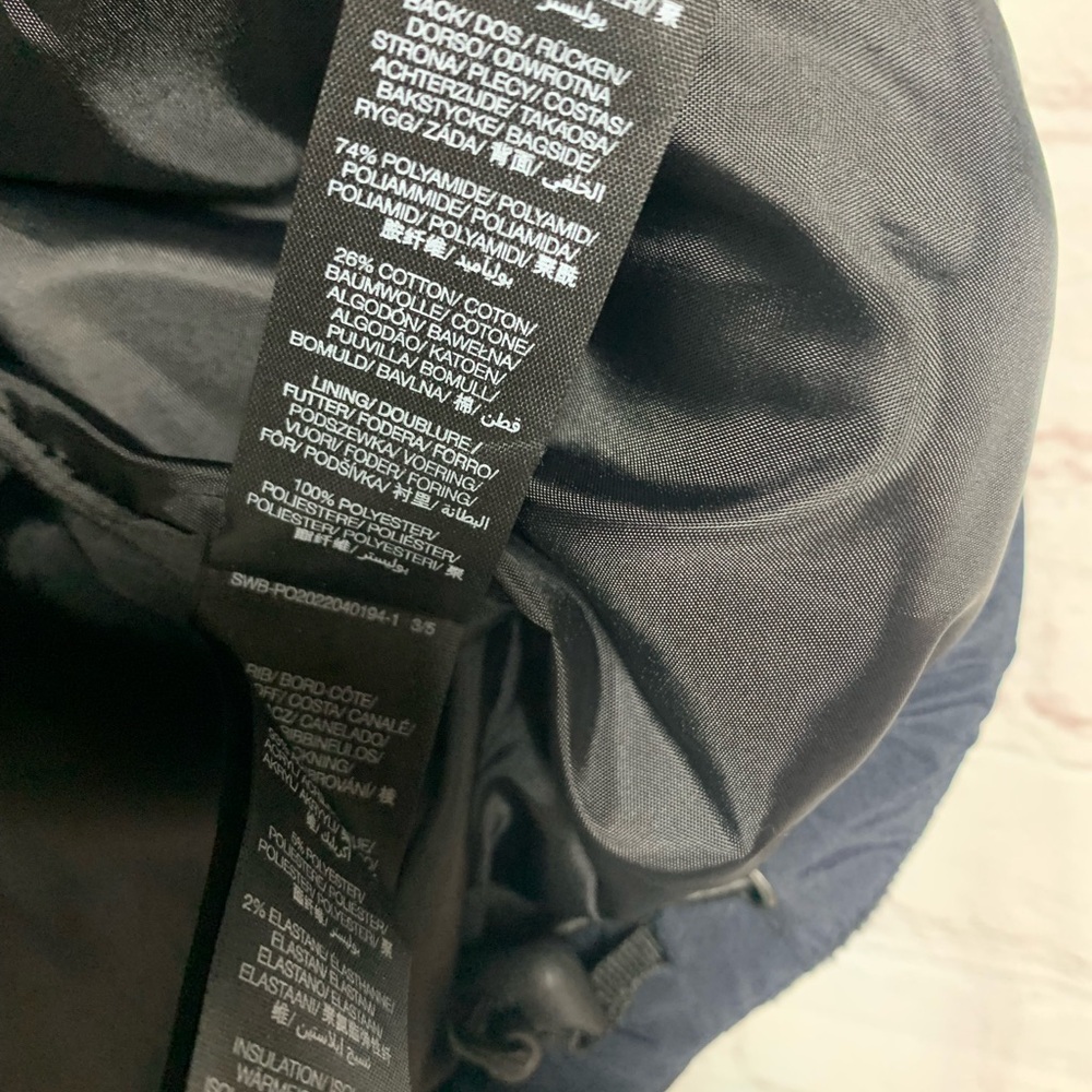 Sweaty Betty Black Navy Puffer Venture Fleece Padded Vest Size 12 - Picture 6 of 6